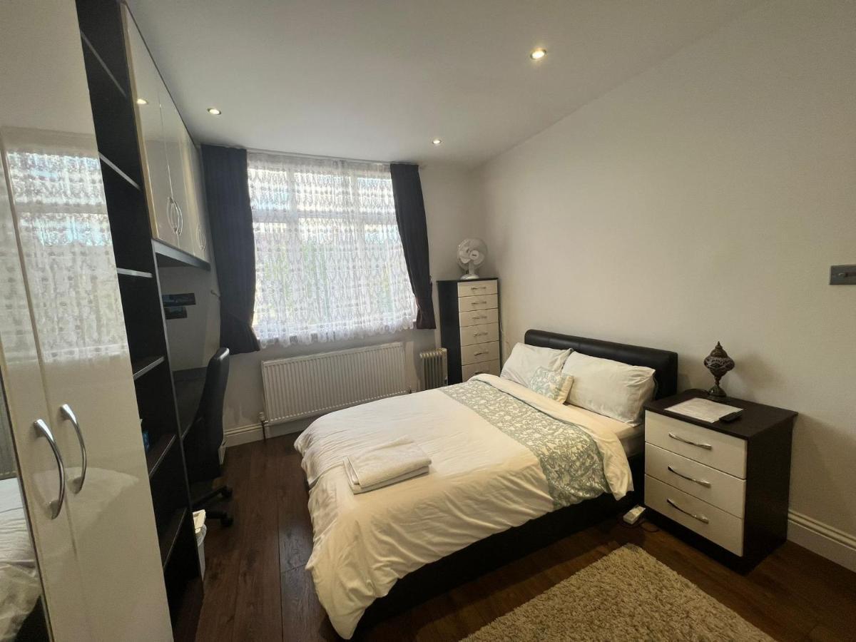 Deluxe Homestay Near Tottenham Hotspur Stadium London Exteriör bild